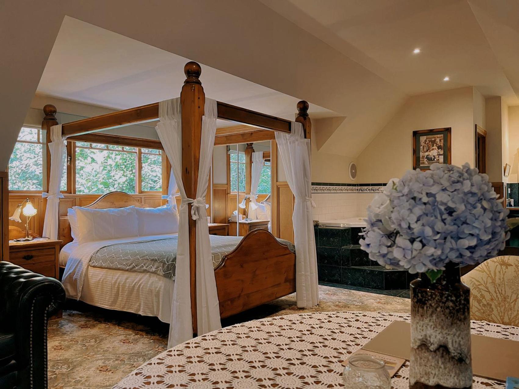 Arnica Views Summit Retreat Bed & Breakfast Mount Dandenong Exterior photo