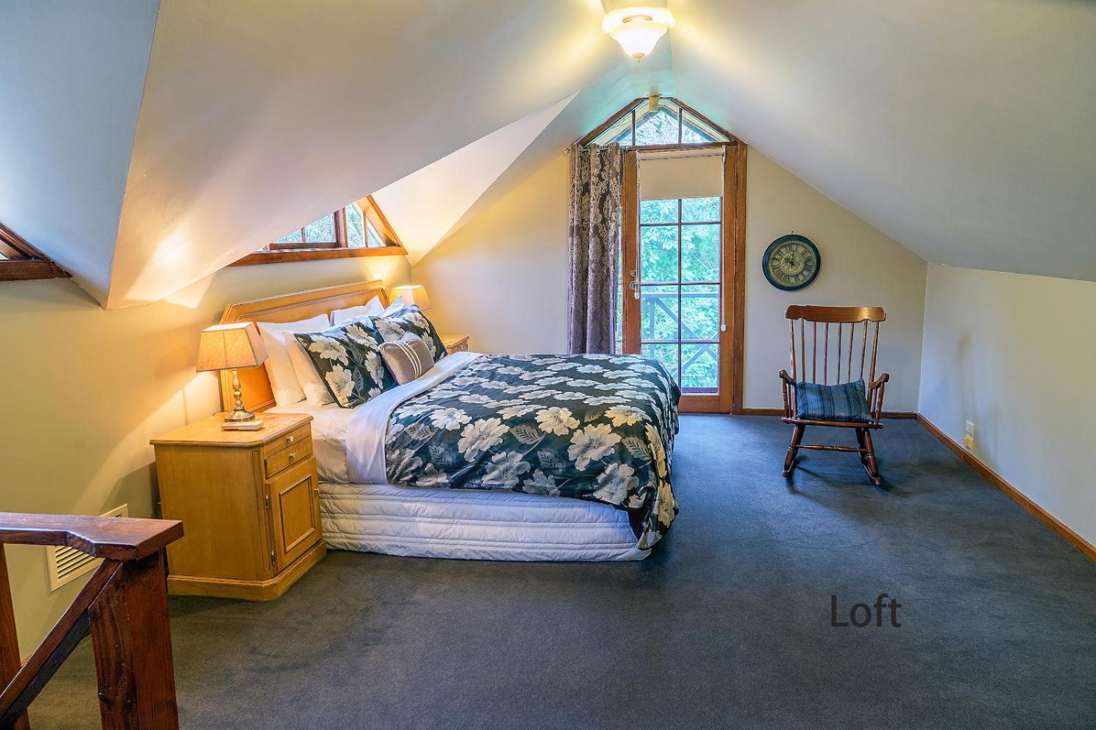 Arnica Views Summit Retreat Bed & Breakfast Mount Dandenong Room photo