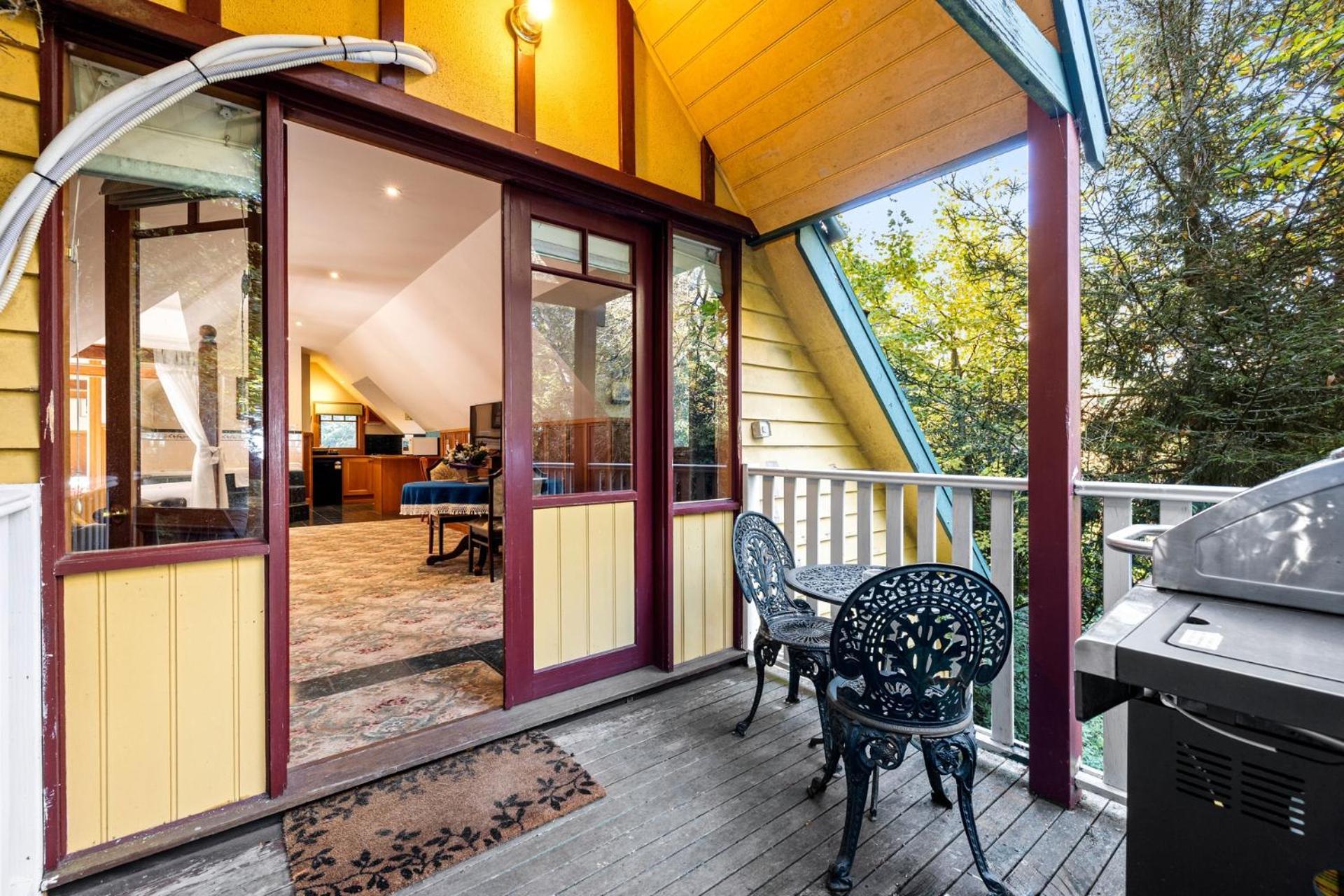 Arnica Views Summit Retreat Bed & Breakfast Mount Dandenong Exterior photo