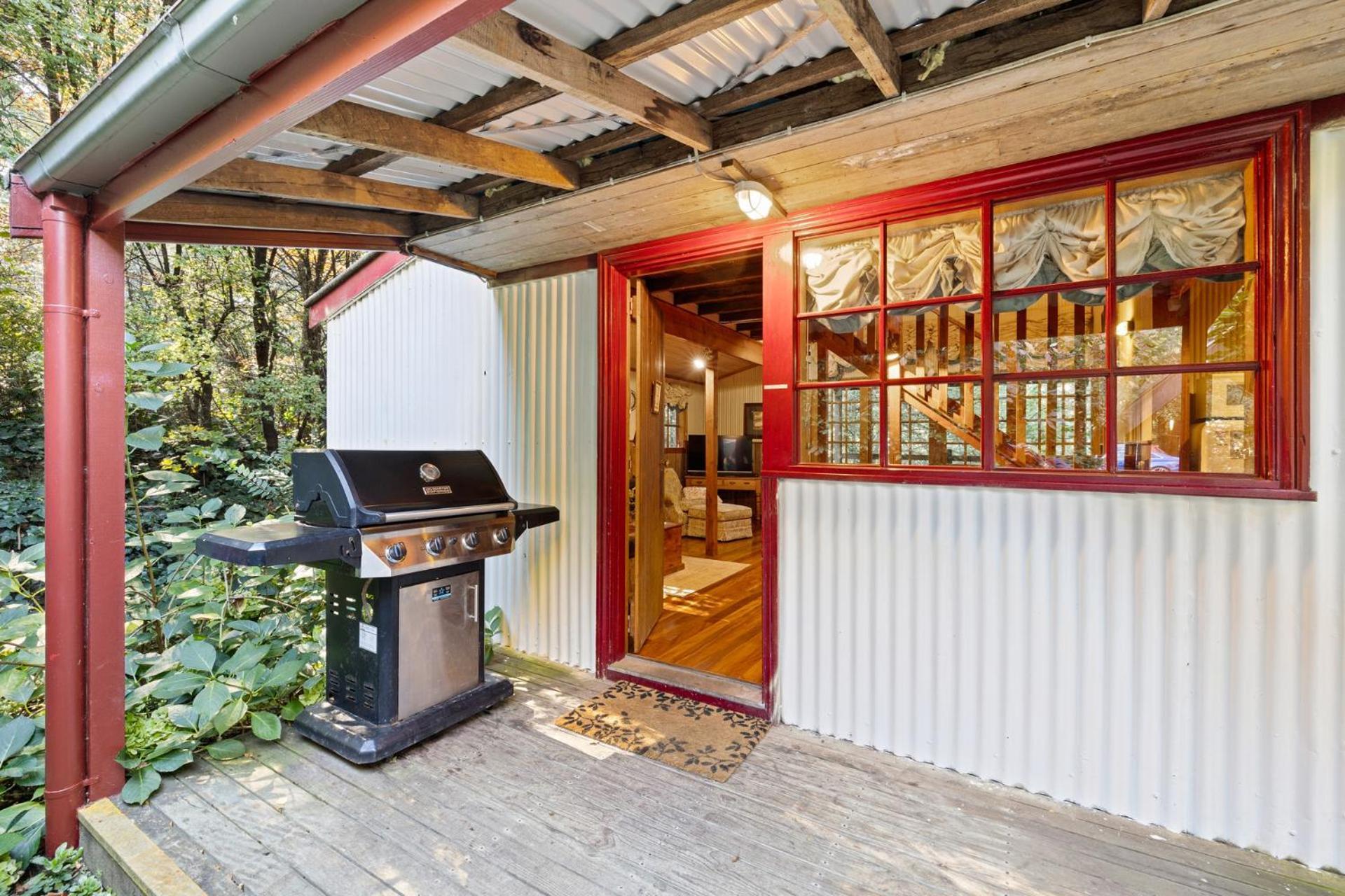 Arnica Views Summit Retreat Bed & Breakfast Mount Dandenong Exterior photo