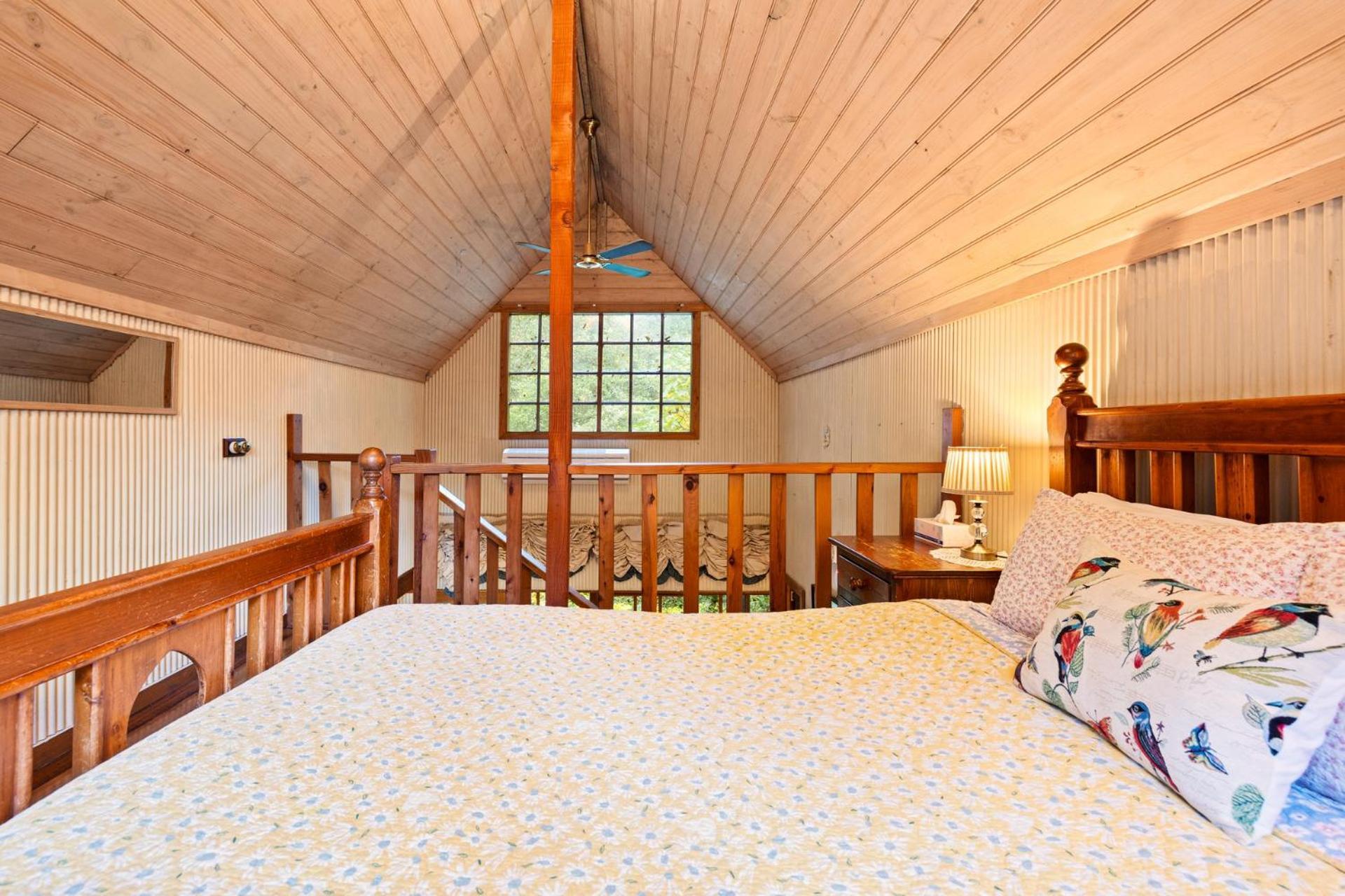 Arnica Views Summit Retreat Bed & Breakfast Mount Dandenong Exterior photo